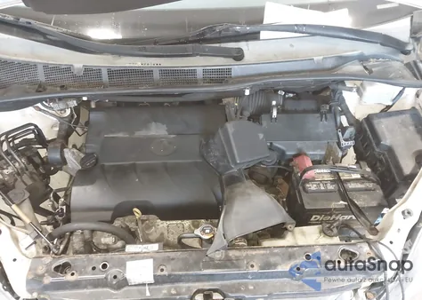 2014 Toyota Sienna Le V6 8 Passenger z USA, uszkodzony, nr VIN 5TDKK3DC3ES501218